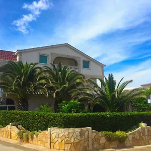 https://apartments-stojanovic.hotelinzadar.com